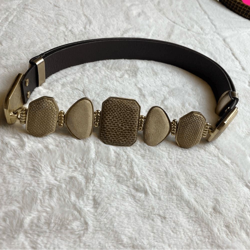 Chico's Genuine Leather Belt M/L Gold Tone Geometric Statement Buckle Adjustable